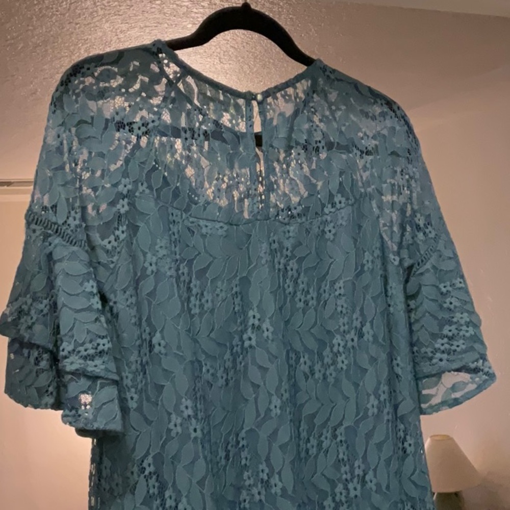 Elegant Lace Dress in Dark Blue - Picture 2 of 3